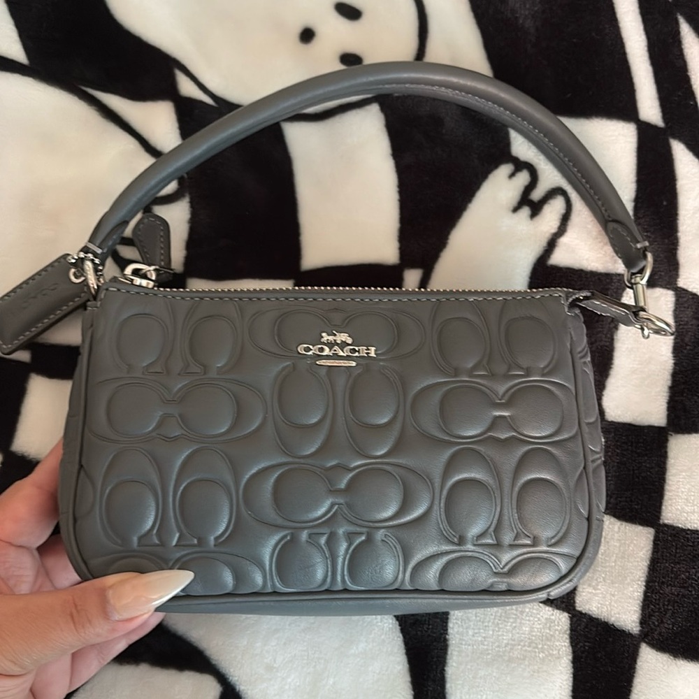 Coach Nolita 19